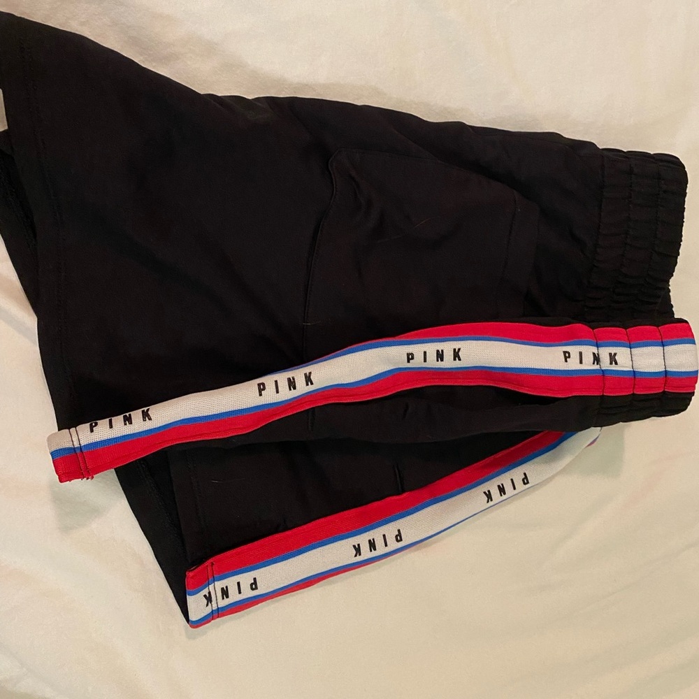 Very pretty shorts.